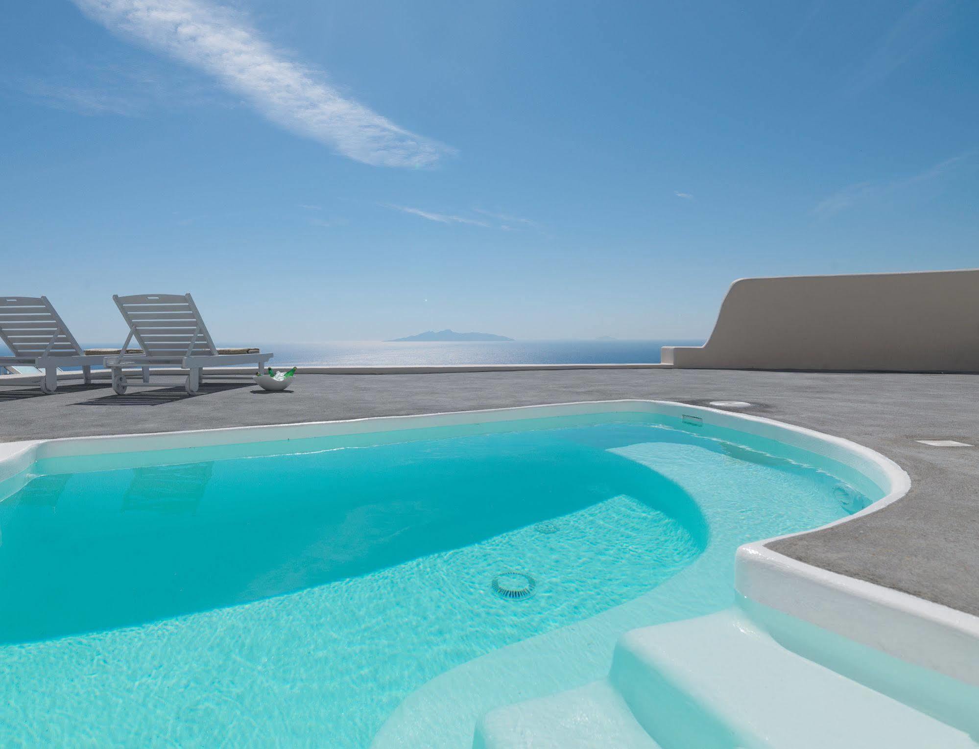 Ξενοδοχείο Dome Santorini 4*